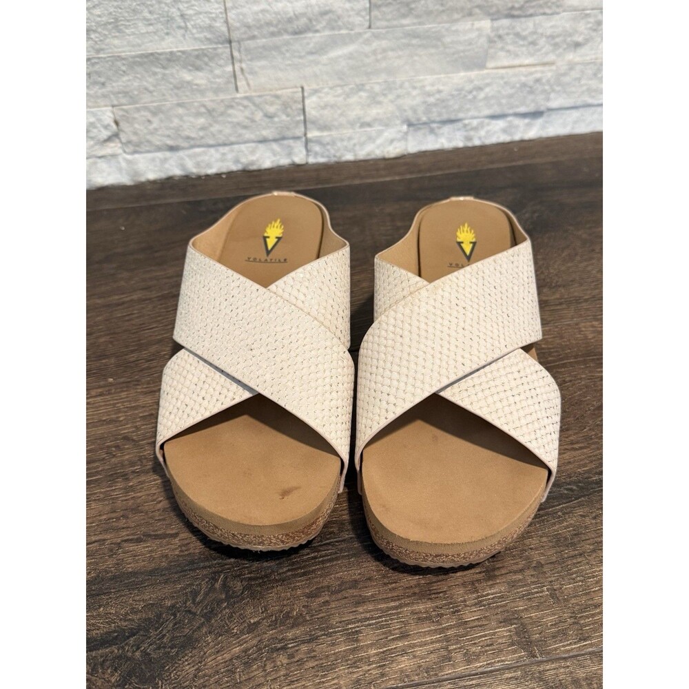 Volatile Off-White / Cream Textured Cross-Strap Sandals - Size 8  Good Pre-owned